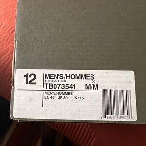 NWOT black Timberlands size 12. Never worn.